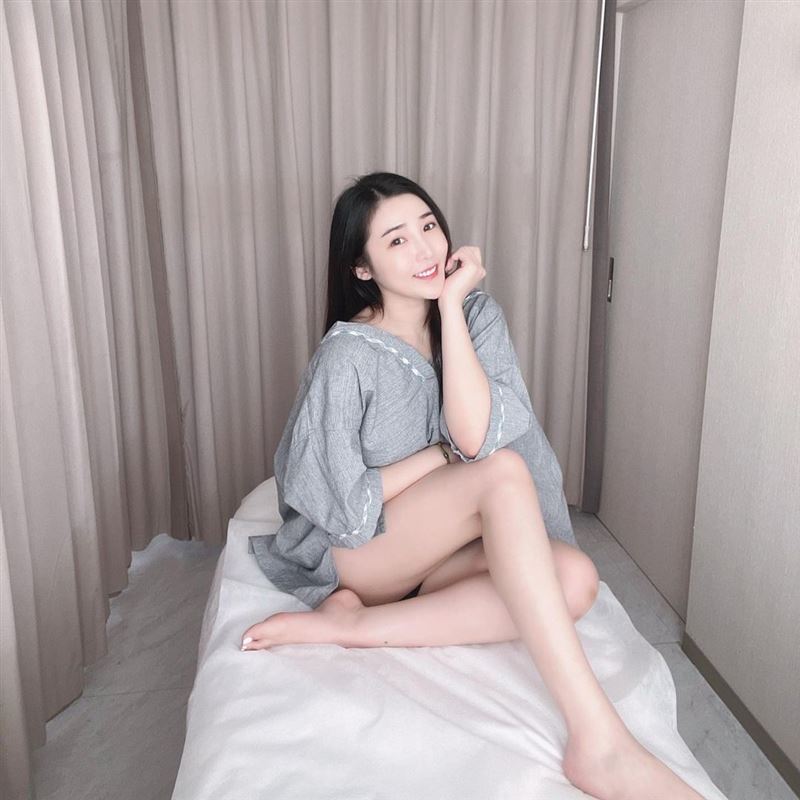 国光女神激辣泳装！“心机开洞”绽放玉乳　雪白蜜桃溢春色 时尚资讯 图5张