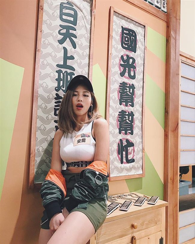 E级女神消失了?低潮赴美深造　安乔挺美胸晋升内衣大亨！ 时尚资讯 图2张