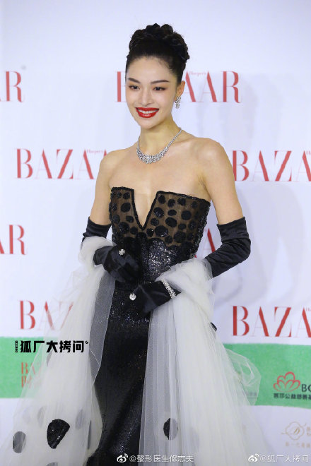 【芭莎慈善夜】红毯争妍斗艳！宋茜V领辣秀南半球 Angelababy化身“花仙子”美翻了~ 娱乐资讯 图5张