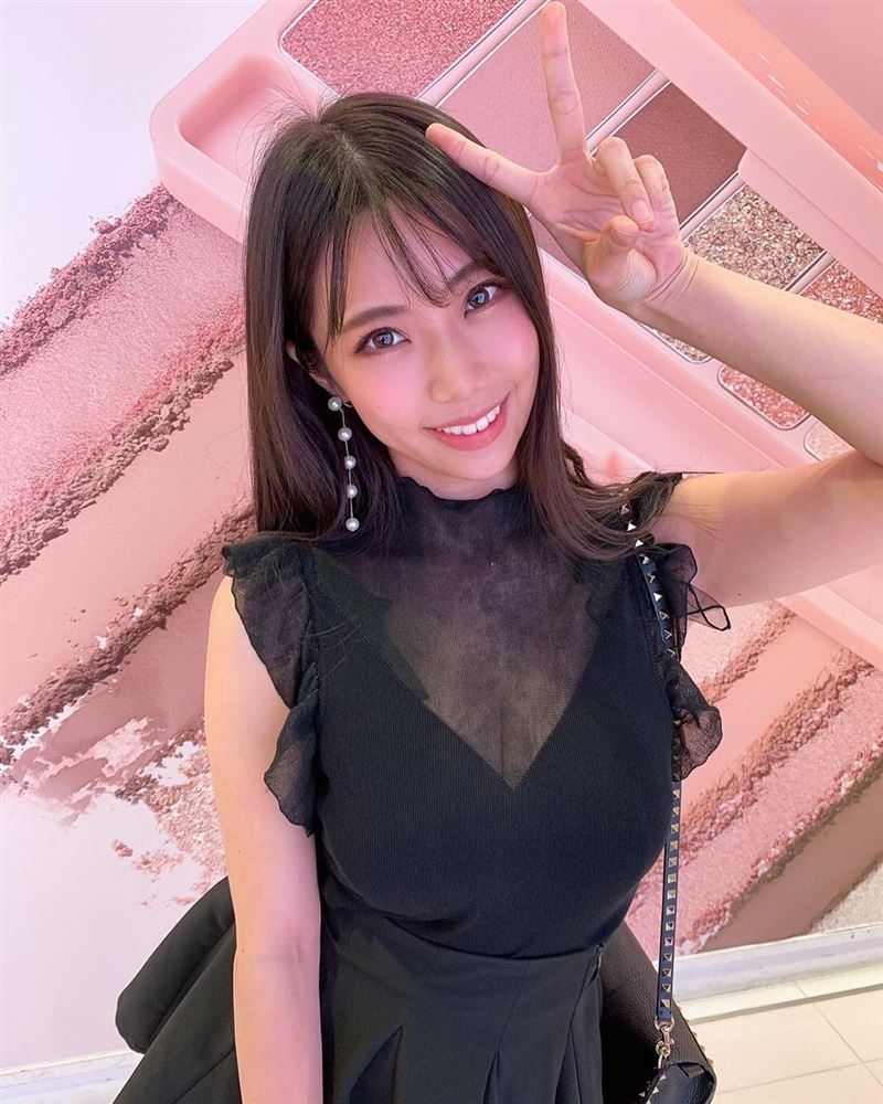 巨胸三姊妹之一！写真界最强美乳　铃木富美奈扭出火爆身材 时尚资讯 图5张