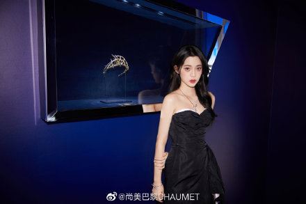 当代言人遭网轰：没质感！欧阳娜娜现身“辣露北半球”拼了 时尚资讯 图4张