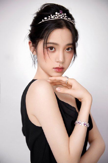 当代言人遭网轰：没质感！欧阳娜娜现身“辣露北半球”拼了 时尚资讯 图6张