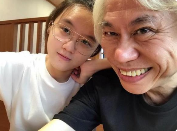 【小编说】我不理解...为何找相差20岁的人演情侣？为什么让爱豆演戏、让演员唱歌？（by 叽喳小妹） 娱乐资讯 图2张