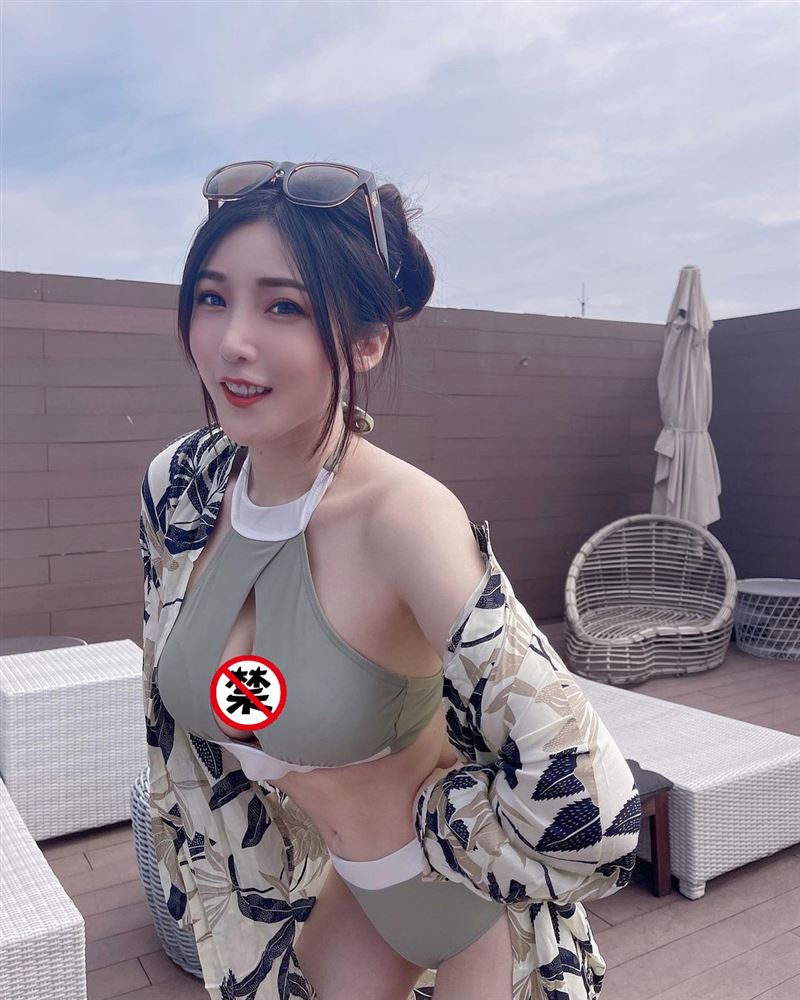火辣双姝合体！国光电眼女神激裸　网红学霸弹出雪白巨胸 时尚资讯 图6张