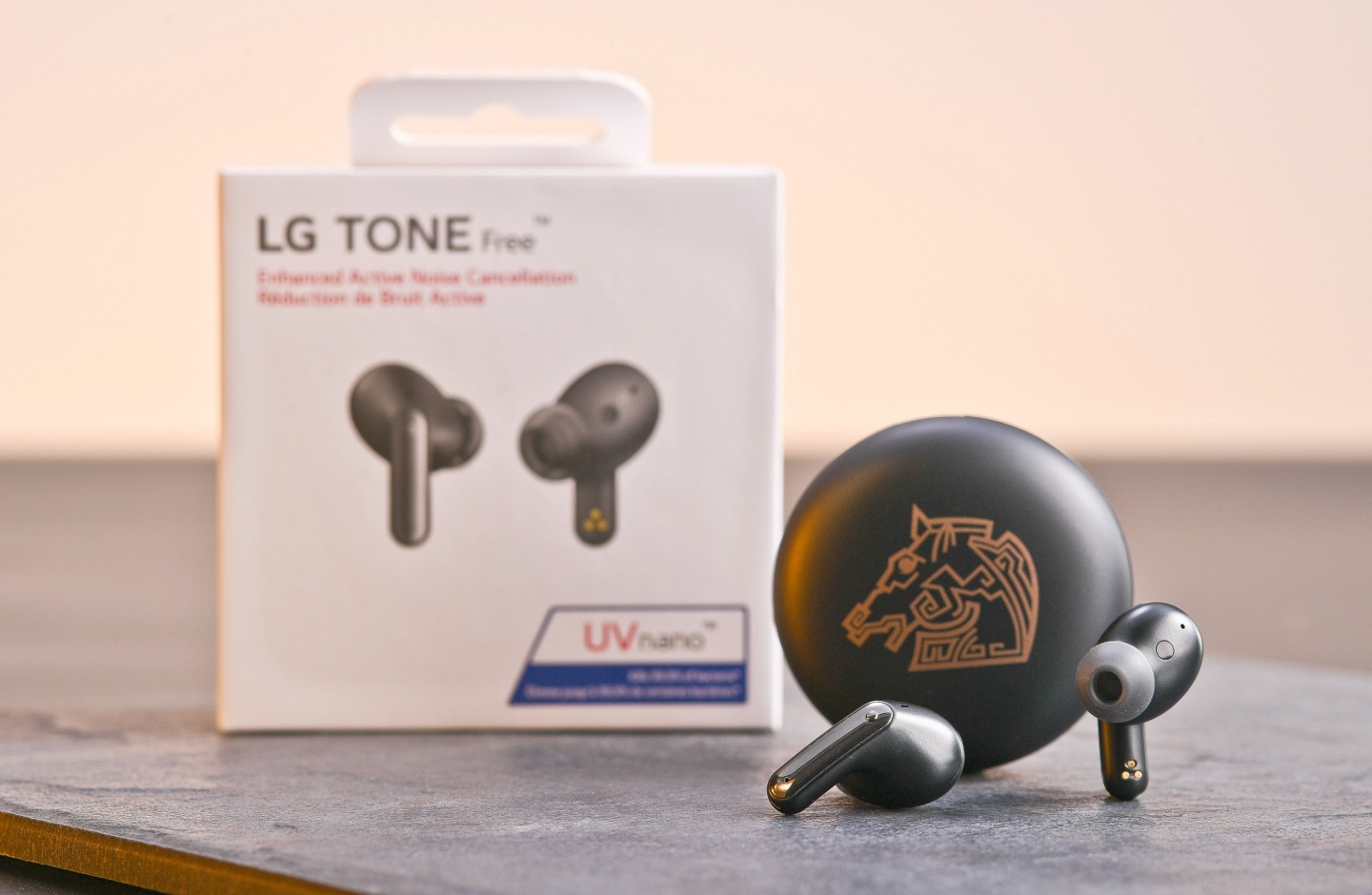 LG 携手联名金马奖，推出金马奖限定款 TONE Free FP9 真无线蓝牙耳机 数码科技 图1张