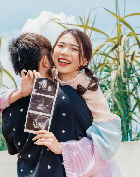彤彤旗下网红怀孕26周...频晒孕照！只胖肚子 娱乐资讯 图1张