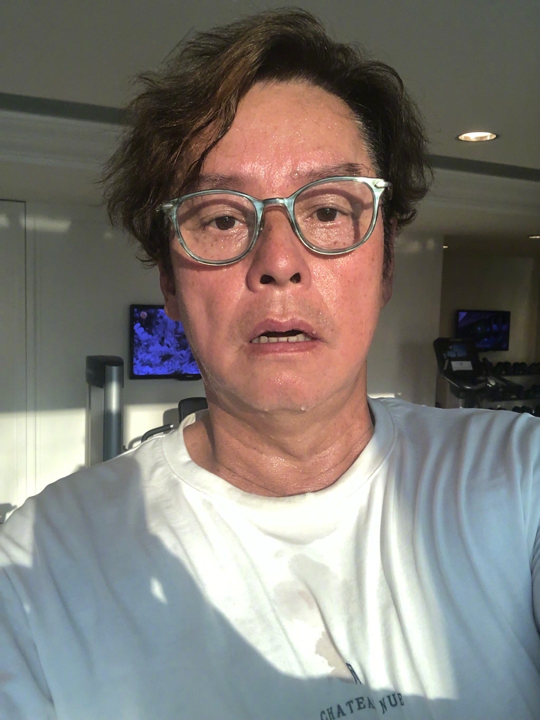 网重挖谭咏麟荒唐外遇史！ 小三、私生子被扶正...传原配心死出家 娱乐资讯 图1张