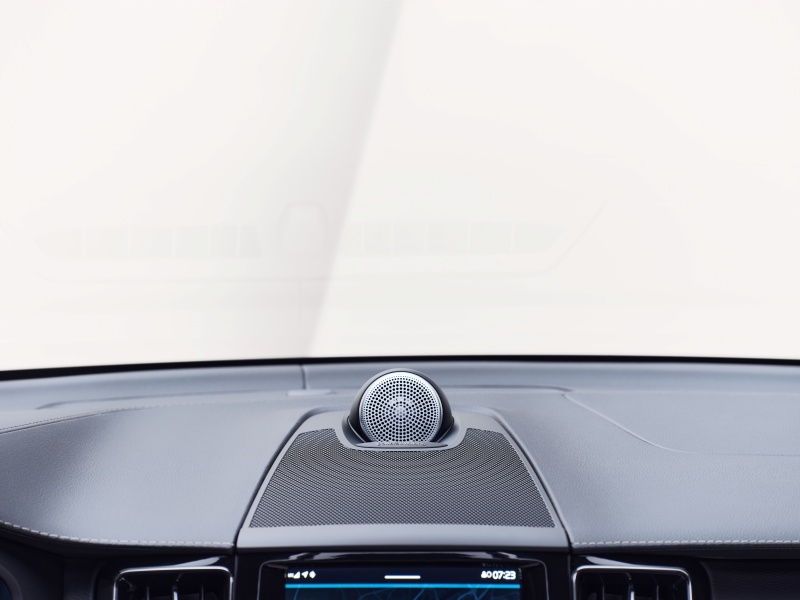 Car I 一边驾车也能享有娱乐！Volvo XC60首创内置车载娱乐信息系统! 更多热点 图6张