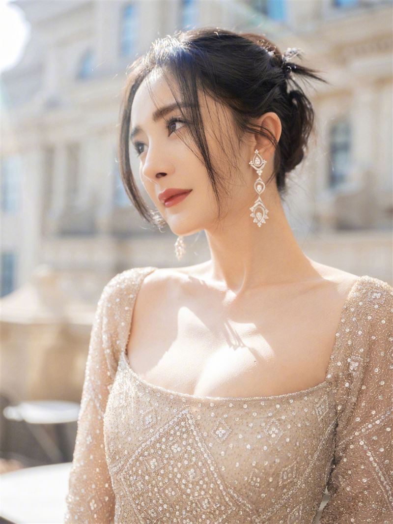 发际线往后退！杨幂辣照“高额头不见了”网嗨：更美了 时尚资讯 图1张