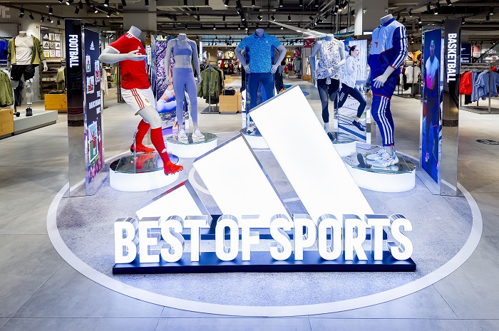 News I 号外！东南亚最大的adidas拥有线下最齐的货，随手一件就是运动时髦精！ 更多热点 图1张