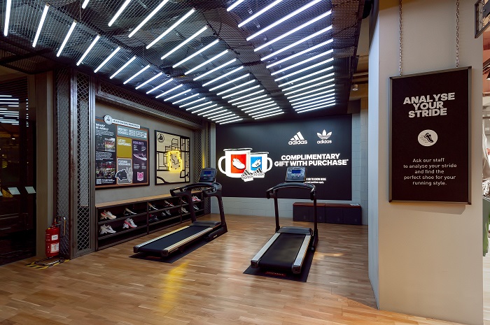 News I 号外！东南亚最大的adidas拥有线下最齐的货，随手一件就是运动时髦精！ 更多热点 图4张