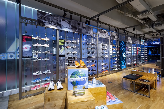 News I 号外！东南亚最大的adidas拥有线下最齐的货，随手一件就是运动时髦精！ 更多热点 图6张