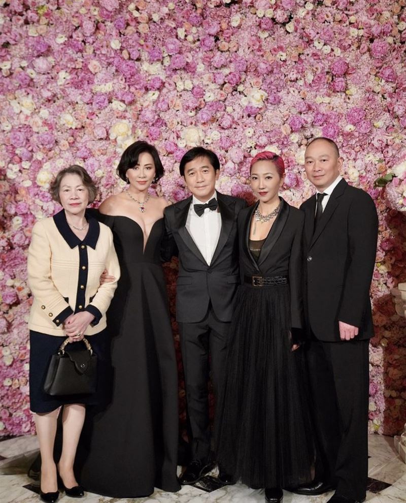 刘嘉玲爆乳庆生！76岁母亲“绝美红润脸蛋”曝光网惊太扯 时尚资讯 图4张