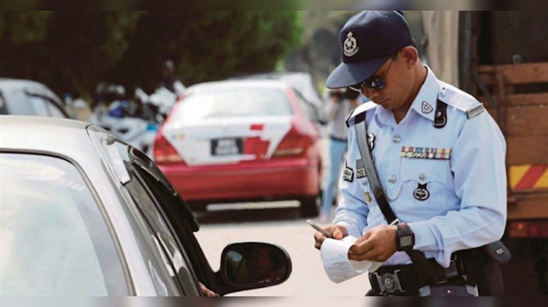 Tips I PDRM交通罚单未缴付？教你在Maybank ATM轻松缴付罚单！ 更多热点 图2张