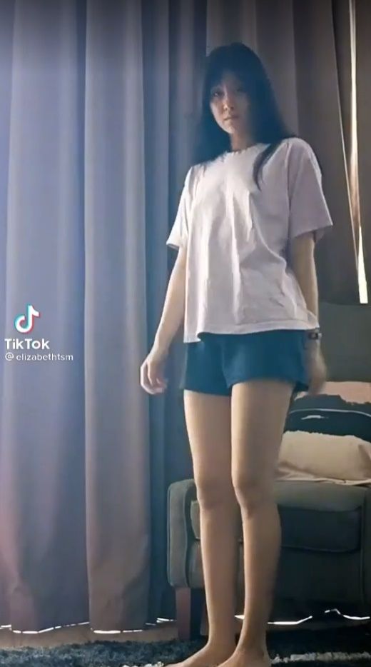 28岁马来西亚女星上传换衣影片！疑没穿内衣“双峰明显激凸” 娱乐资讯 图3张