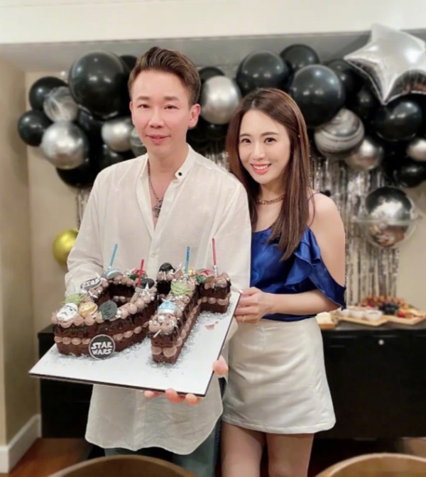 52岁陶喆庆生照曝光！同框嫩妻显老：感觉身体不太好 娱乐资讯 图1张