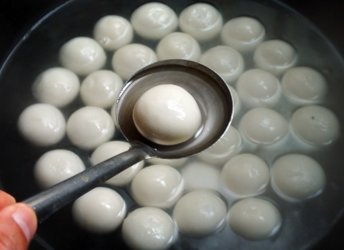 Tips｜冬至汤圆吃不完，隔夜还能再吃吗？ 更多热点 图2张