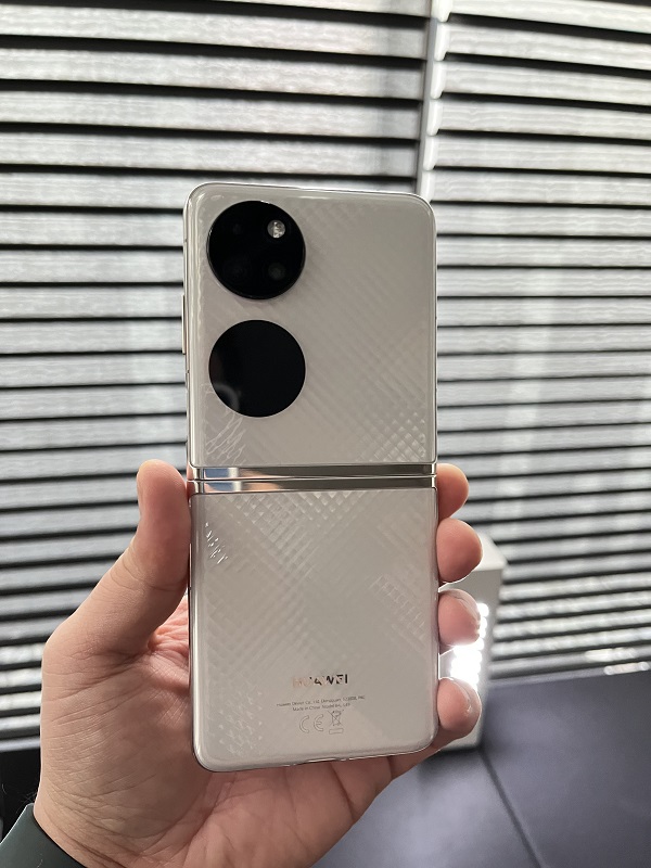 手机 I HUAWEI P50 Pocket正式亮相！6.9寸屏幕+40MP主摄，还有智能防晒检测！ 更多热点 图3张