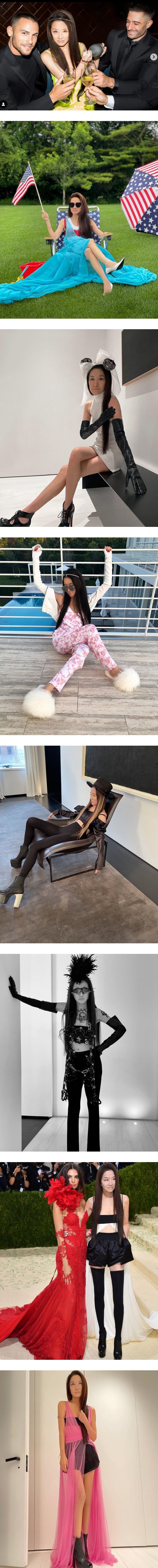 72岁Vera Wang再晒筷子腿！踩厚底鞋装饰圣诞树 娱乐资讯 图2张