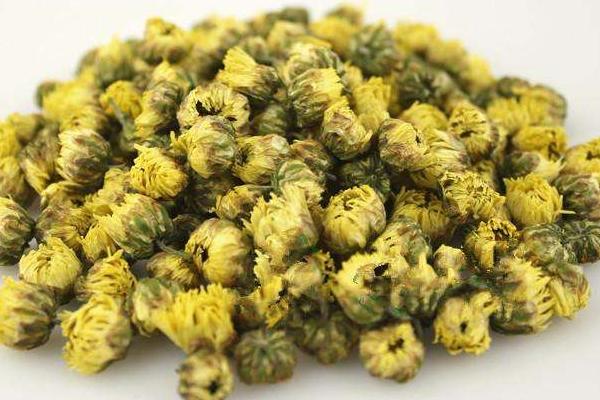 Tips I 上火时要喝菊花茶？不同菊花有不同功效，赌你不懂！ 更多热点 图2张