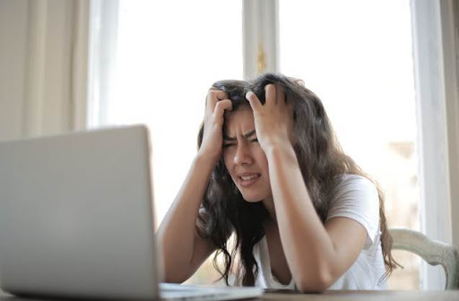职场 I 下班后老板信息还在轰炸？！教你4招聪明应对 更多热点 图2张