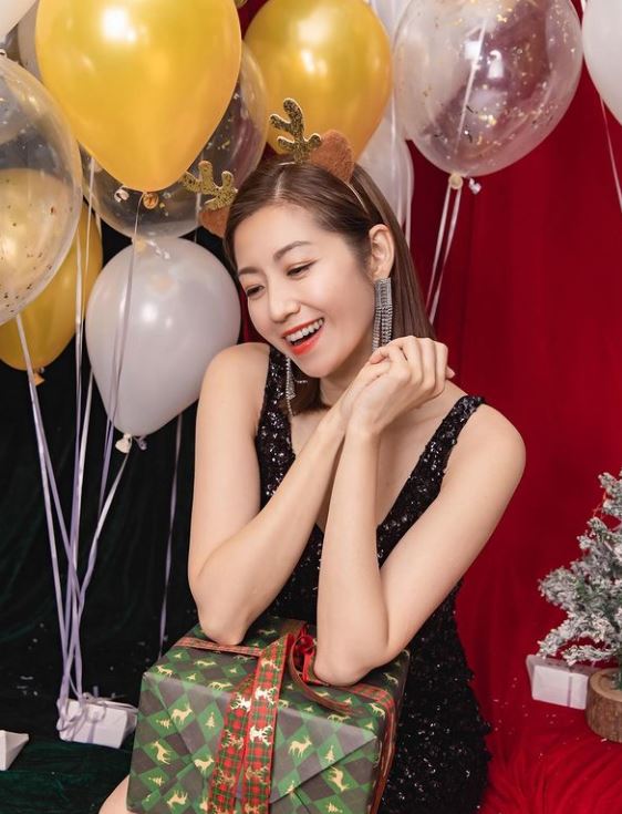 语录 I “幸福没有十全十美，知足就好！”陈自瑶10个适合女生的正能量语录 更多热点 图3张