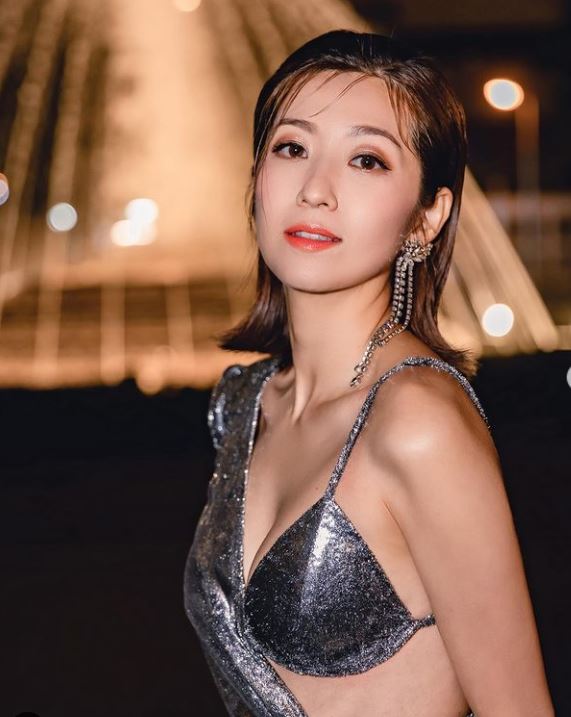语录 I “幸福没有十全十美，知足就好！”陈自瑶10个适合女生的正能量语录 更多热点 图5张
