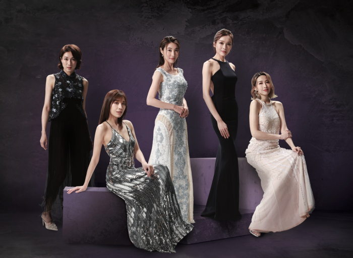 Style｜【万千星辉2021】李佳芯红毯造型翻车，过去造型都是女神风格 更多热点 图3张