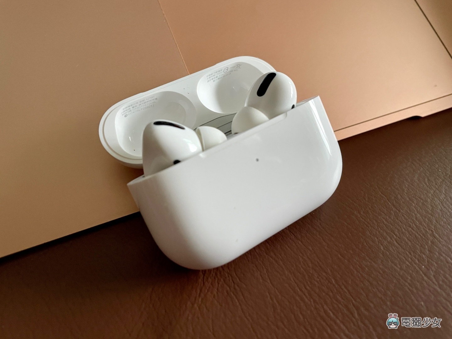 郭明?预测 AirPods Pro 2 有望支援苹果的无损音讯压缩技术，外型和充电盒都会有全新设计 数码科技 图1张