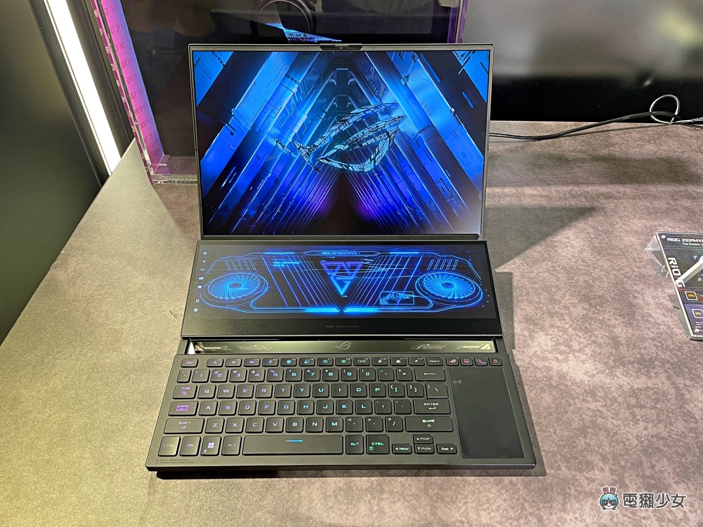 华硕首款 ROG Flow Z13 电竞平板亮相！多款电竞笔电也都一并于 CES 展上现身 数码科技 图2张