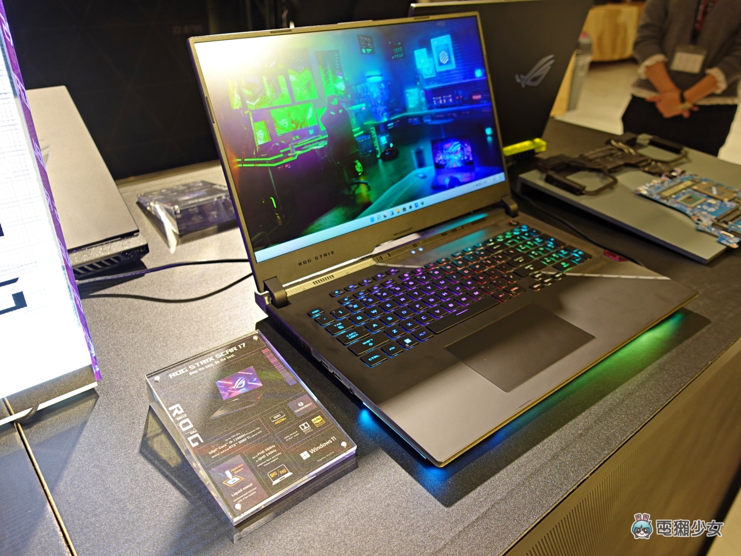 华硕首款 ROG Flow Z13 电竞平板亮相！多款电竞笔电也都一并于 CES 展上现身 数码科技 图16张