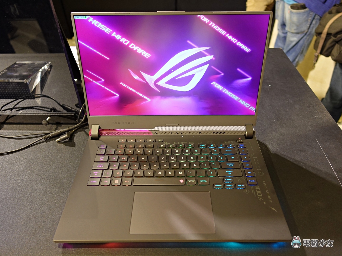 华硕首款 ROG Flow Z13 电竞平板亮相！多款电竞笔电也都一并于 CES 展上现身 数码科技 图17张