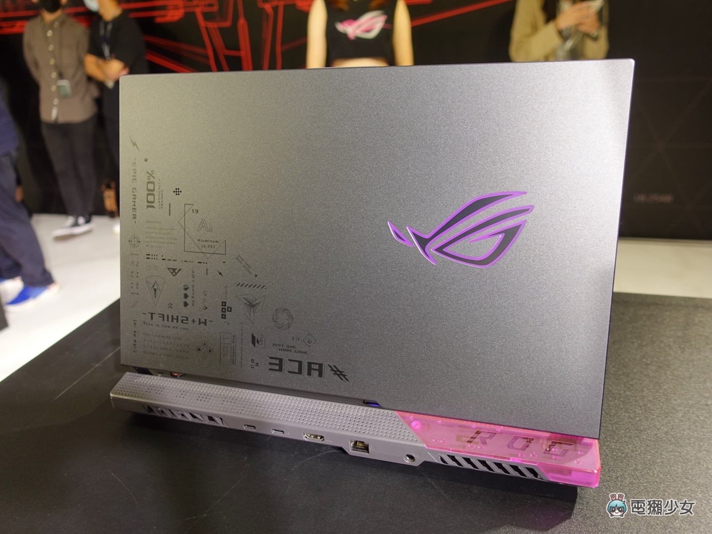 华硕首款 ROG Flow Z13 电竞平板亮相！多款电竞笔电也都一并于 CES 展上现身 数码科技 图19张