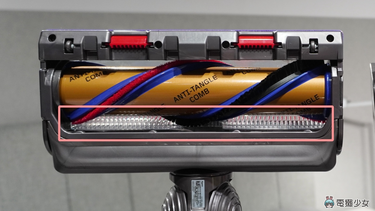 出门｜全新 Dyson V15 Detect 吸尘器登场，新‘ 无缠结科技 ’不用担心头发卡在吸头上好难清！ 数码科技 图3张