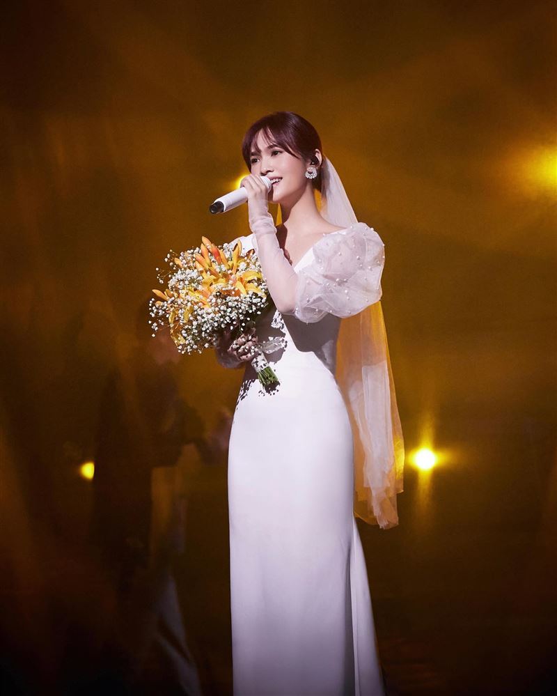 杨丞琳绝美“婚纱照”曝光！半截头纱+露背　网赞：美翻了 时尚资讯 图3张