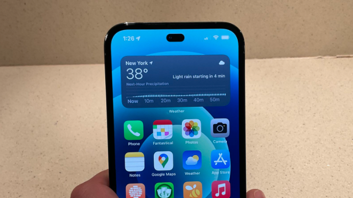 iPhone 14 把浏海改成‘ 药丸形状 ’的挖孔萤幕？这个新造型你可以吗？ 数码科技 图1张