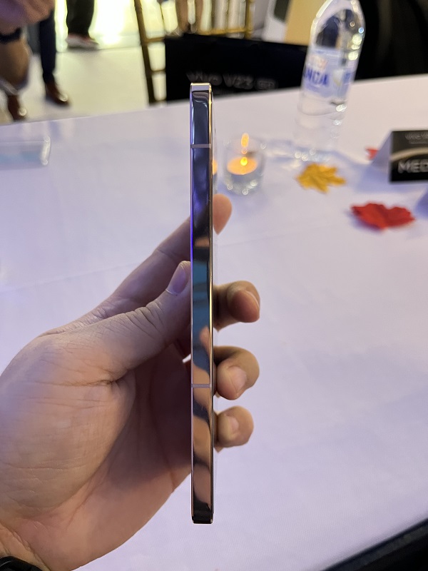 新机 I vivo V23 5G 漂亮登场！ 精致的光致变色绝绝子 售价RM2099 更多热点 图3张