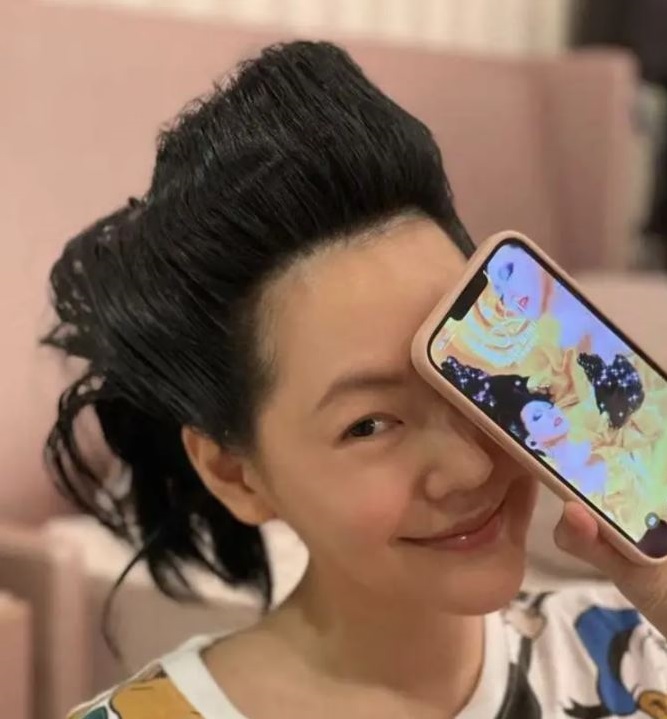运势 I 日本都市传说！招财招桃花的美轮明宏桌布到底是什么？ 更多热点 图6张