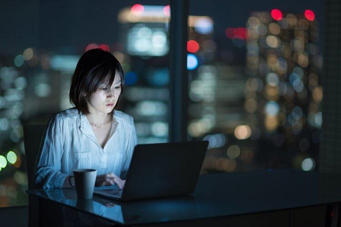 职场 I 工作狂未必真的享受工作！5种沉醉工作的心理因素 更多热点 图2张