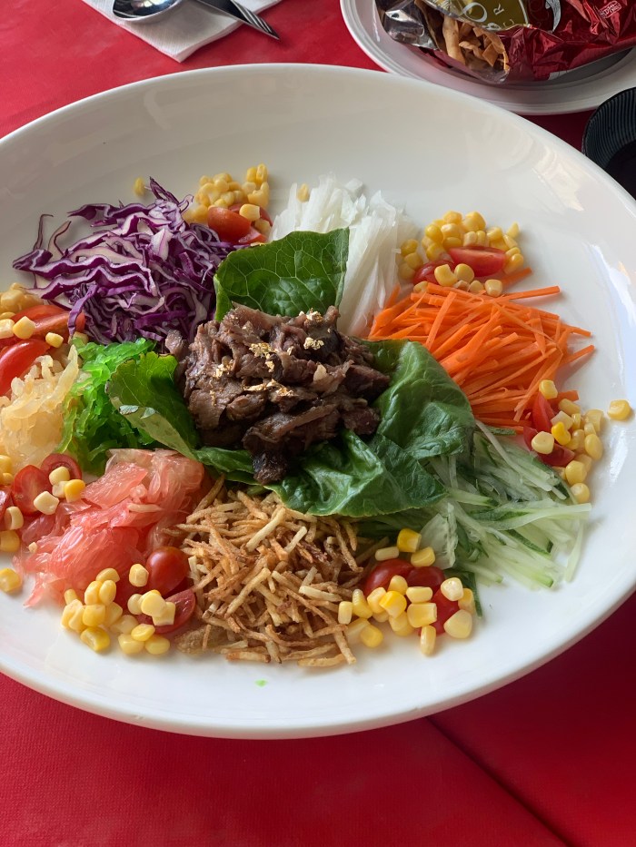 美食｜新年就要捞生！Maria's SteakCafe新春菜单居然还能“捞牛肉”！ 更多热点 图1张