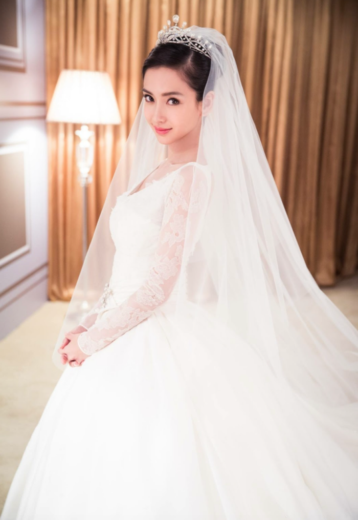 Style｜回顾Angelababy绝美百万婚纱，宋慧乔结婚时也穿这高级时尚品牌！ 更多热点 图1张