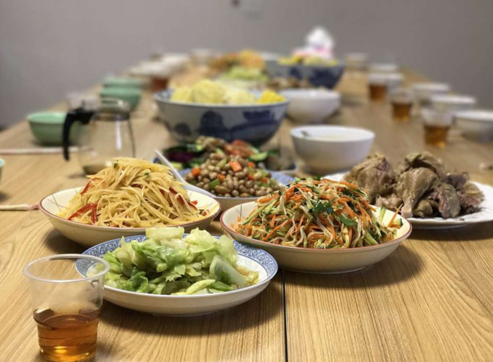 生活｜一定要阻止长辈！春节这些隔夜剩菜，宁可扔掉也别吃！ 更多热点 图1张