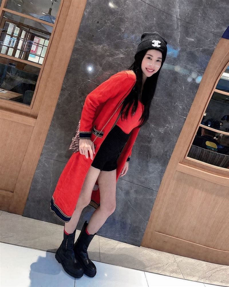 甜心主播过年全身红变“潮流妹仔”高毓璘铅笔美腿全现形！ 时尚资讯 图2张