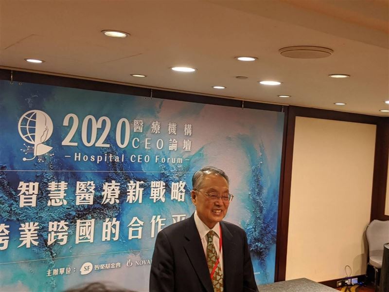 独家／女艺术家创新画派挑战NFT　黄伟亭获法国荣誉勋章 时尚资讯 图9张