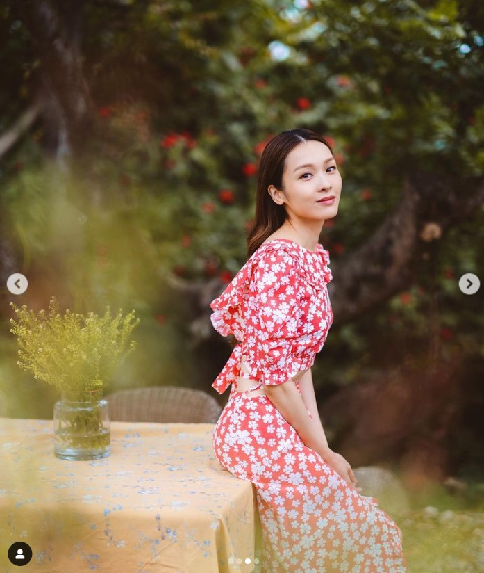李佳芯小学旧照曝光！ 四眼妹模样和现在差很大...校友都认不出 娱乐资讯 图1张