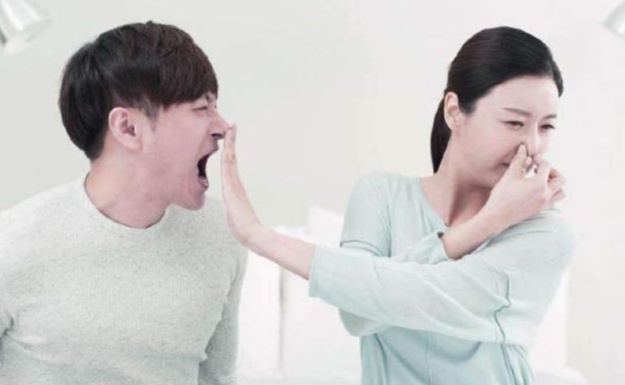 Tips｜情人节亲亲口臭好尴尬？3个方法让你快速摆脱口气 更多热点 图1张