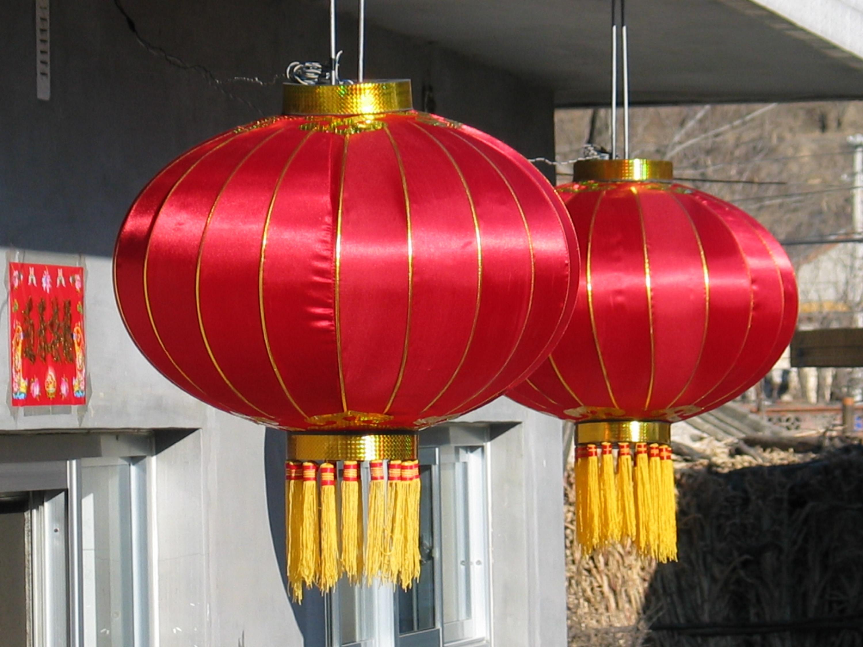 Ü虎2022 I 过完年后的风水禁忌，门前的红灯笼到底要留还是丢？ 更多热点 图1张