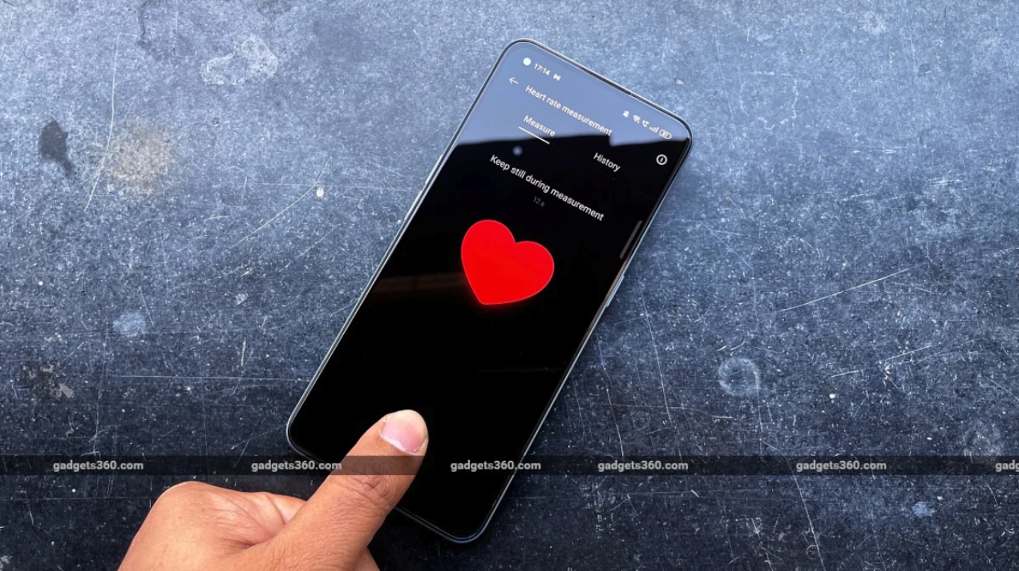 realme 9 Pro / Pro+ 正式发表！背盖会变色、萤幕指纹可测心跳 街拍模式更升级！售价台币 11,990 元起 数码科技 图8张