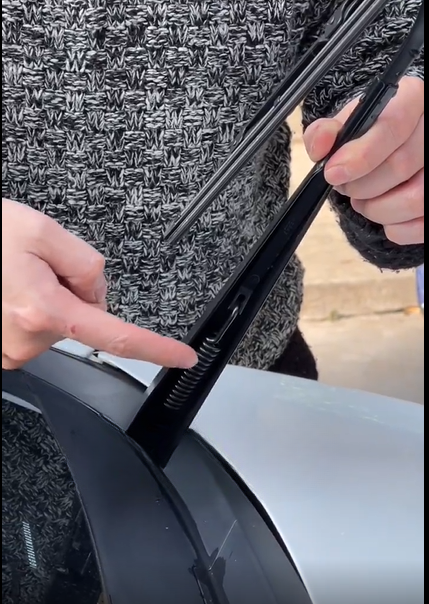 Tips I 雨刷有声音就立刻换？先用这三招确认才换新雨刷也不迟！ 更多热点 图5张