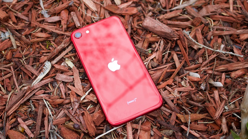 News I 新iPhone SE发布后旧款降价？iPhone SE 2有望降至RM834！ 更多热点 图3张